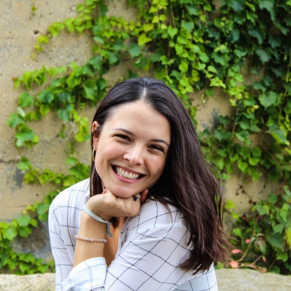 Meet your Posher, Elise - Picture 1 of 1